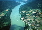 Die Donau bei Schönbühel, Donau-km 2031,8 : Felsen, Schloss, Ortschaft